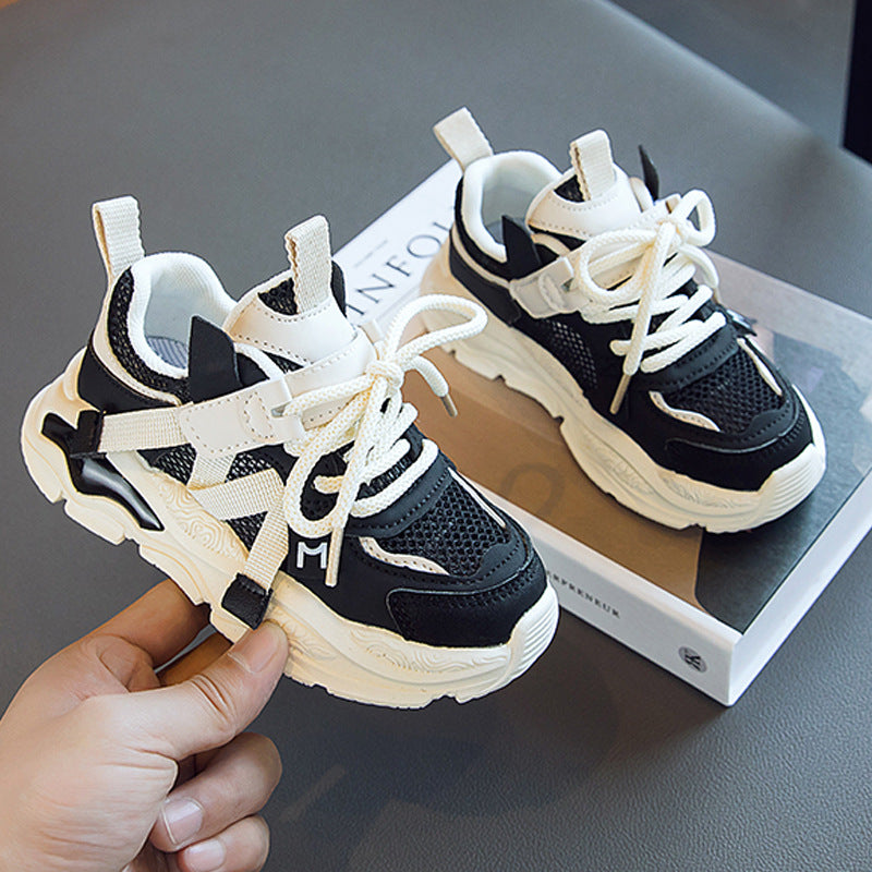 Sneakers à mailles creuses simples de mode pour garçons