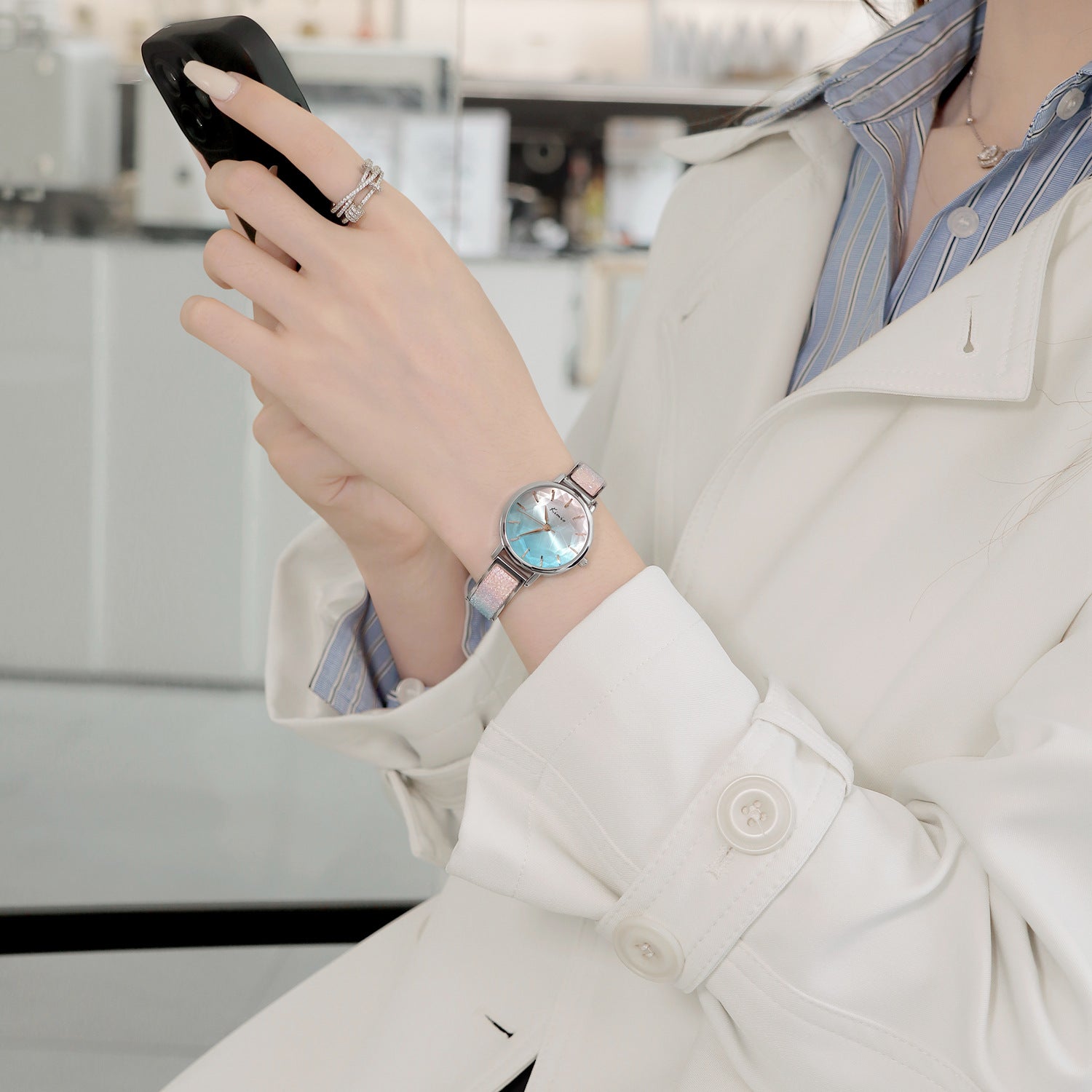 Bracelet de marque de femmes minoritaires de luxe léger pour les femmes