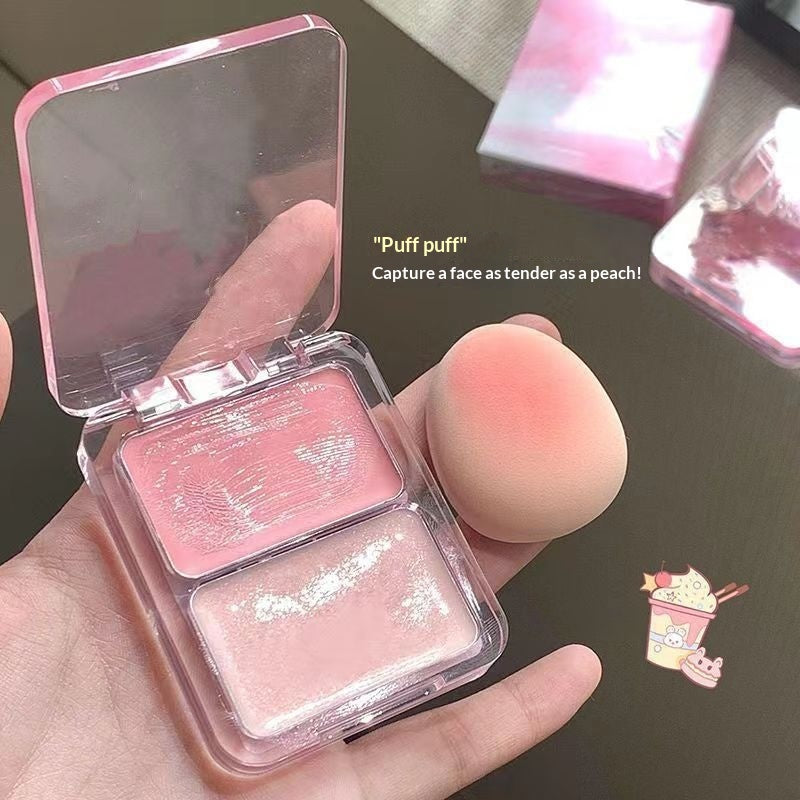 Les groupes de filles K-pop Dewy Blush crème avec une texture veloutée