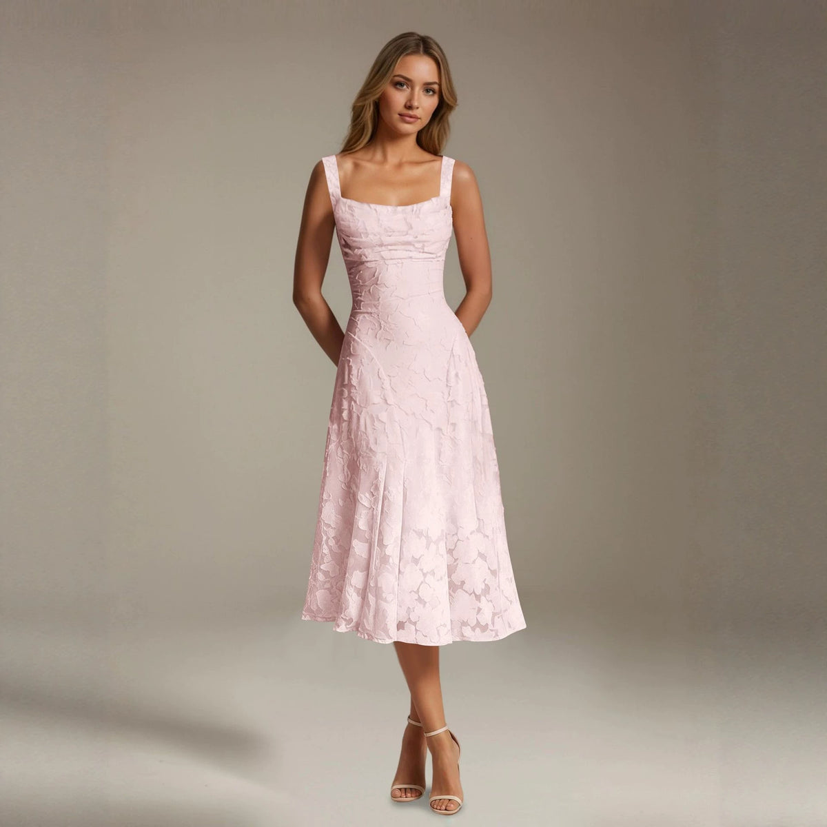 Robe de cocktail spaghetti-strap