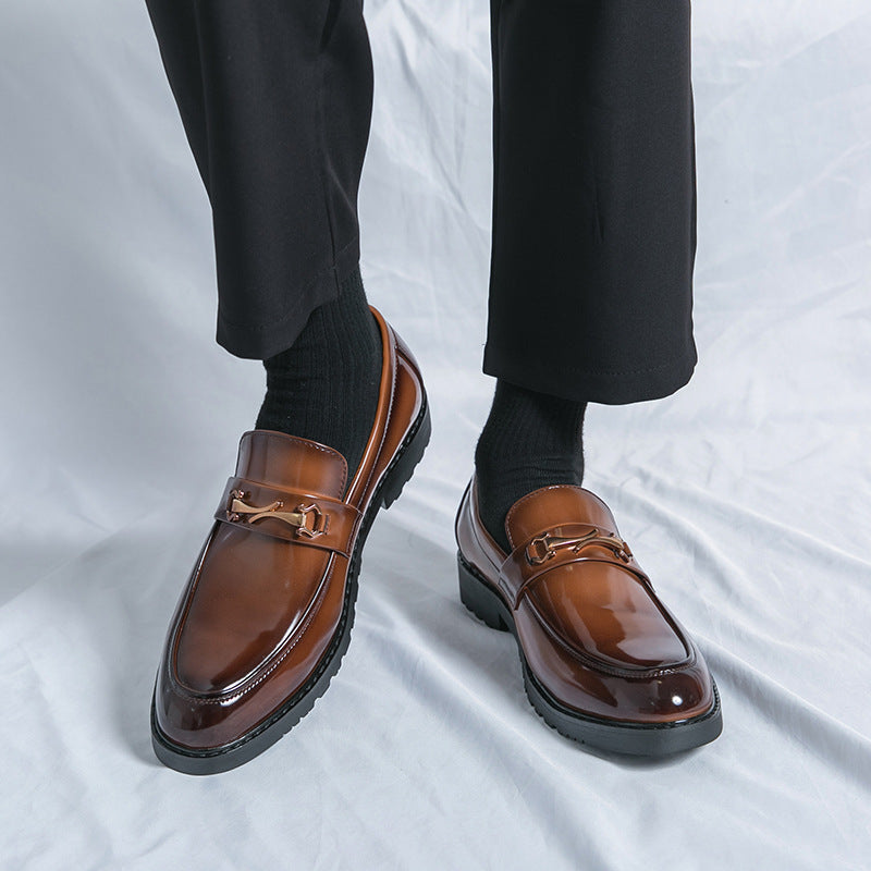 Nouveau style en cuir doux Hommes Chaussures avec un fini brillant pour le commerce extérieur