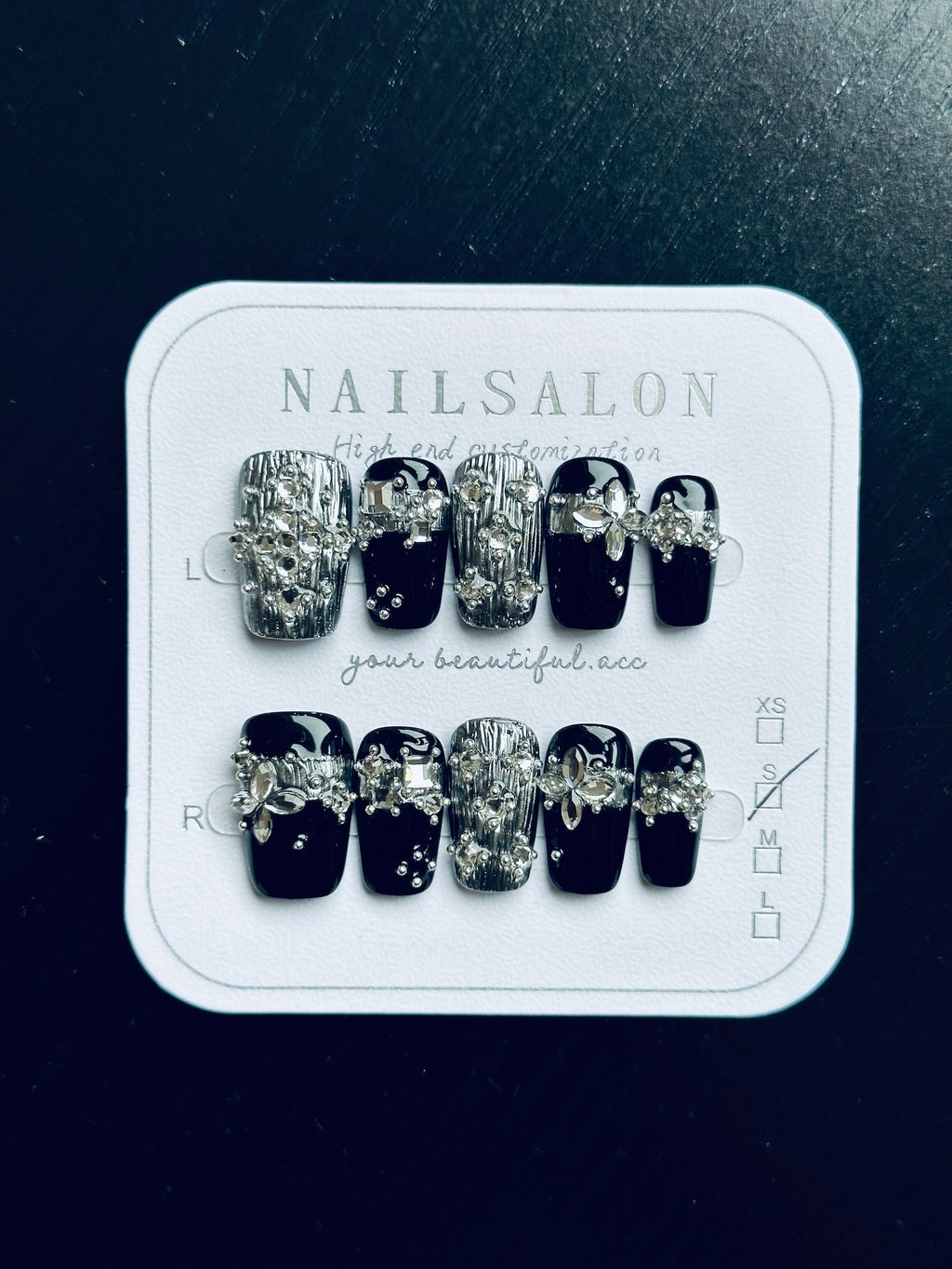 Appuyez sur les ongles T076