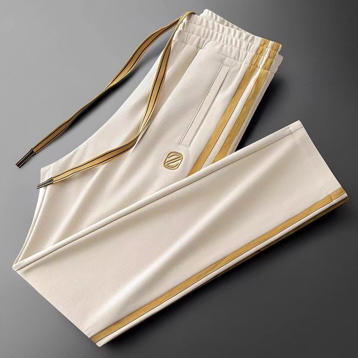 Bandes latérales bleues light-luxury dans une couleur contrastée Slim-fit style décontracté