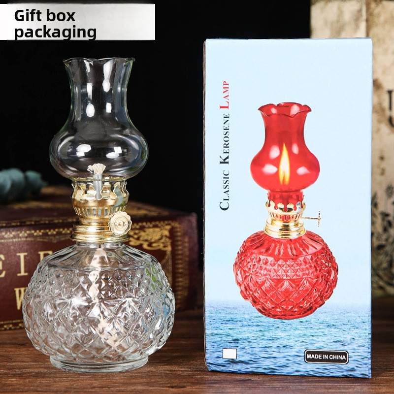 Vieille lampe en kérosène cristal