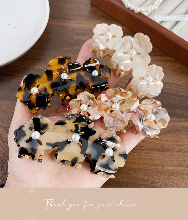 Beau Clover Acetate Grip Pearl Dopamine Temperament Personality Shark Clip Simple Et