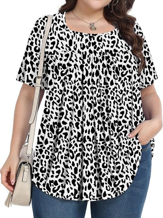 T-shirt casual à col rond à manches courtes avec imprimé floral plus taille