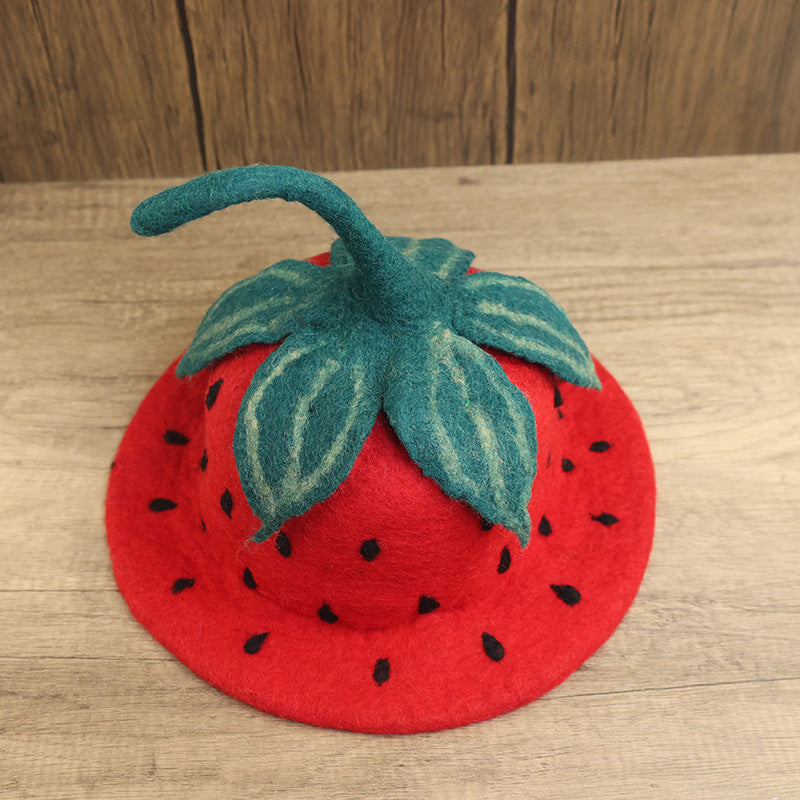 Chapeau d'accessoires pour vêtements en laine de fraise de fruits de style rue personnalisé