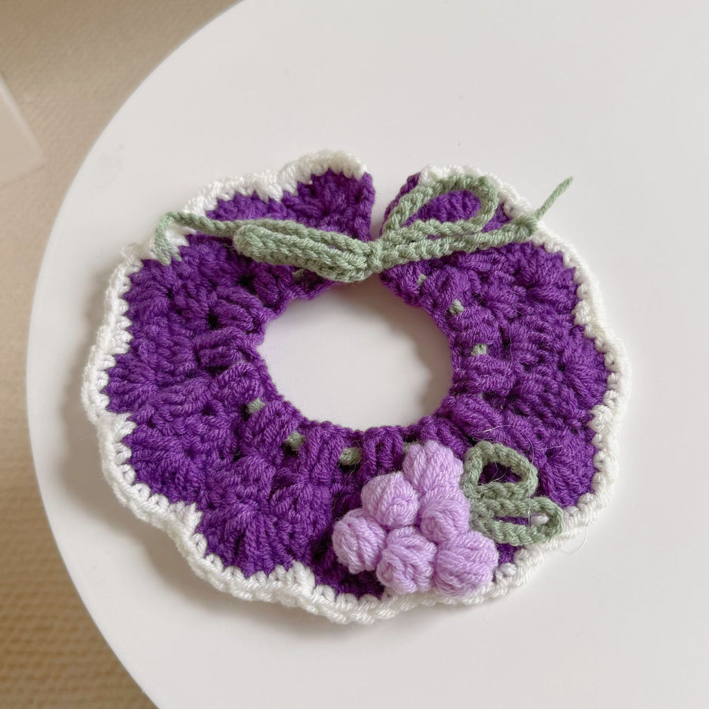 Chapeau de fleur de printemps et ensemble de bib de chat et de grenouille de chien