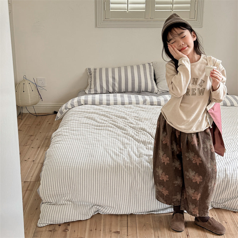 Laver les pantalons pour enfants en coton pur