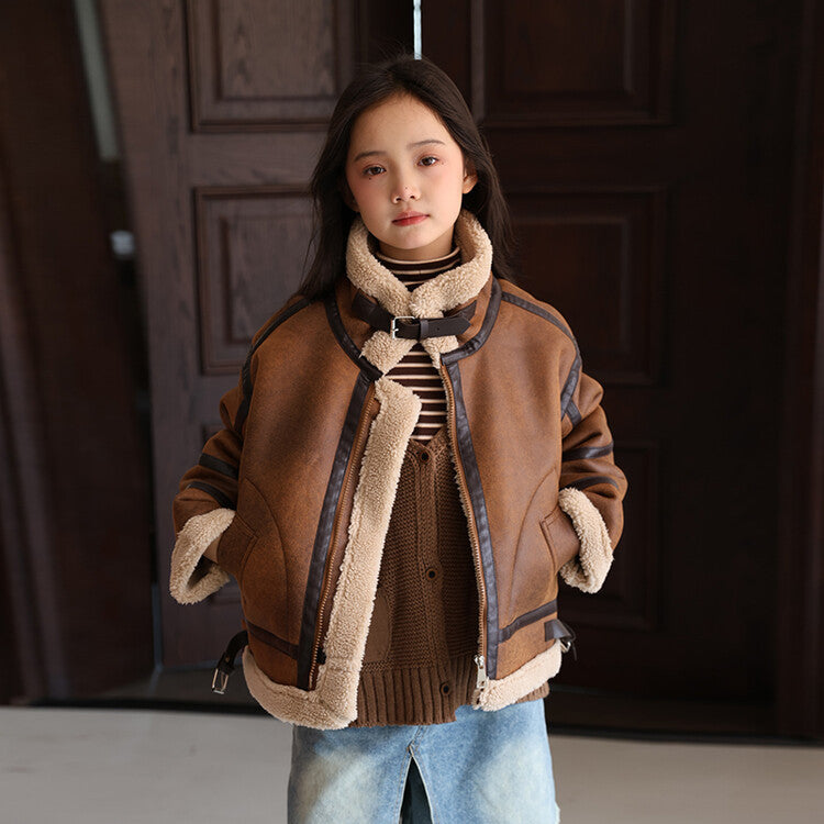 Manteau doublé de suède avec fourrure intégrée pour une chaleur et une épaisseur supplémentaires