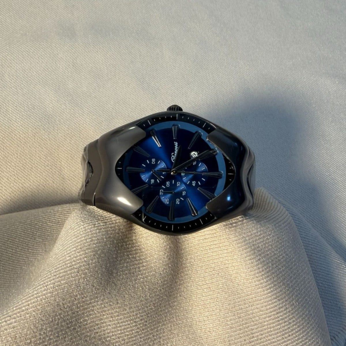 Montres avant-garde de style Y2K personnalisées en usine