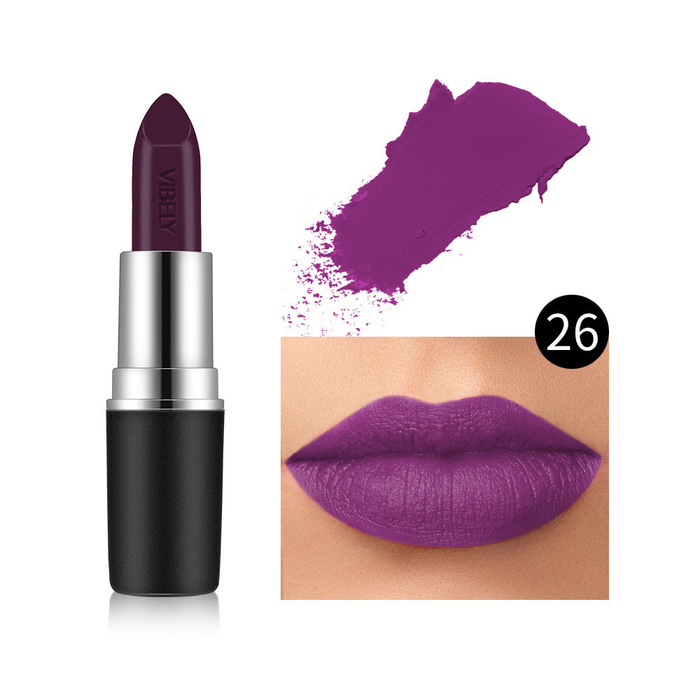 Matte Bullet rouge à lèvres avec un fini velouté qui rend votre peau plus juste