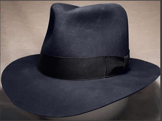 Chapeau en laine denim avec un large bord et Bow
