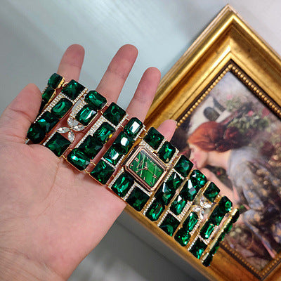 Montre de bracelet de luxe émeraude exagérée Cour antique