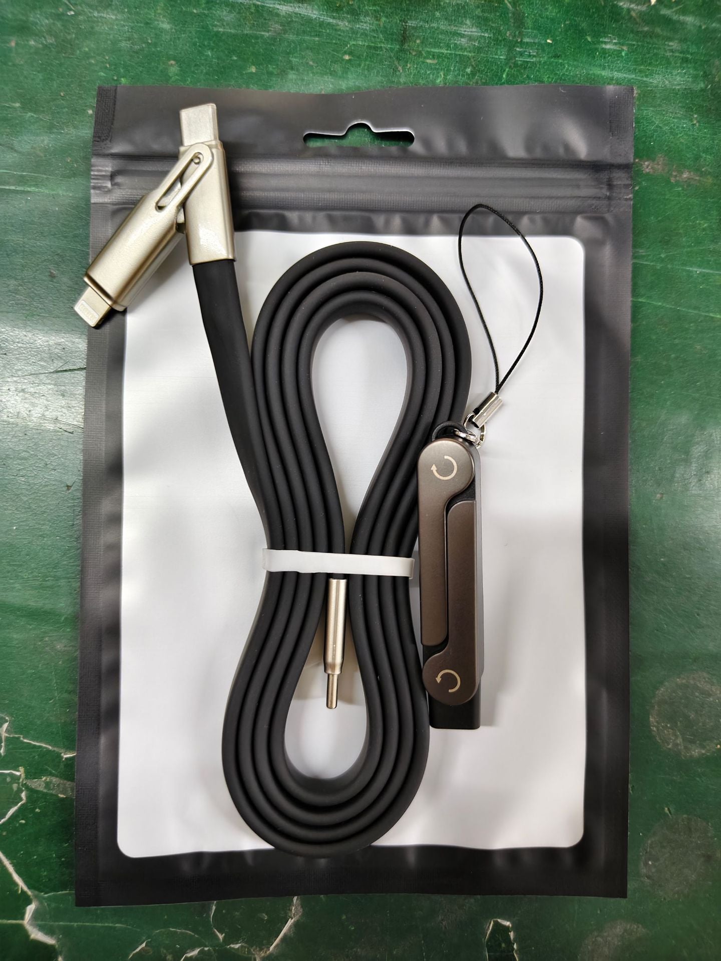 Adaptateur de câble de 240W pour recharger le téléphone
