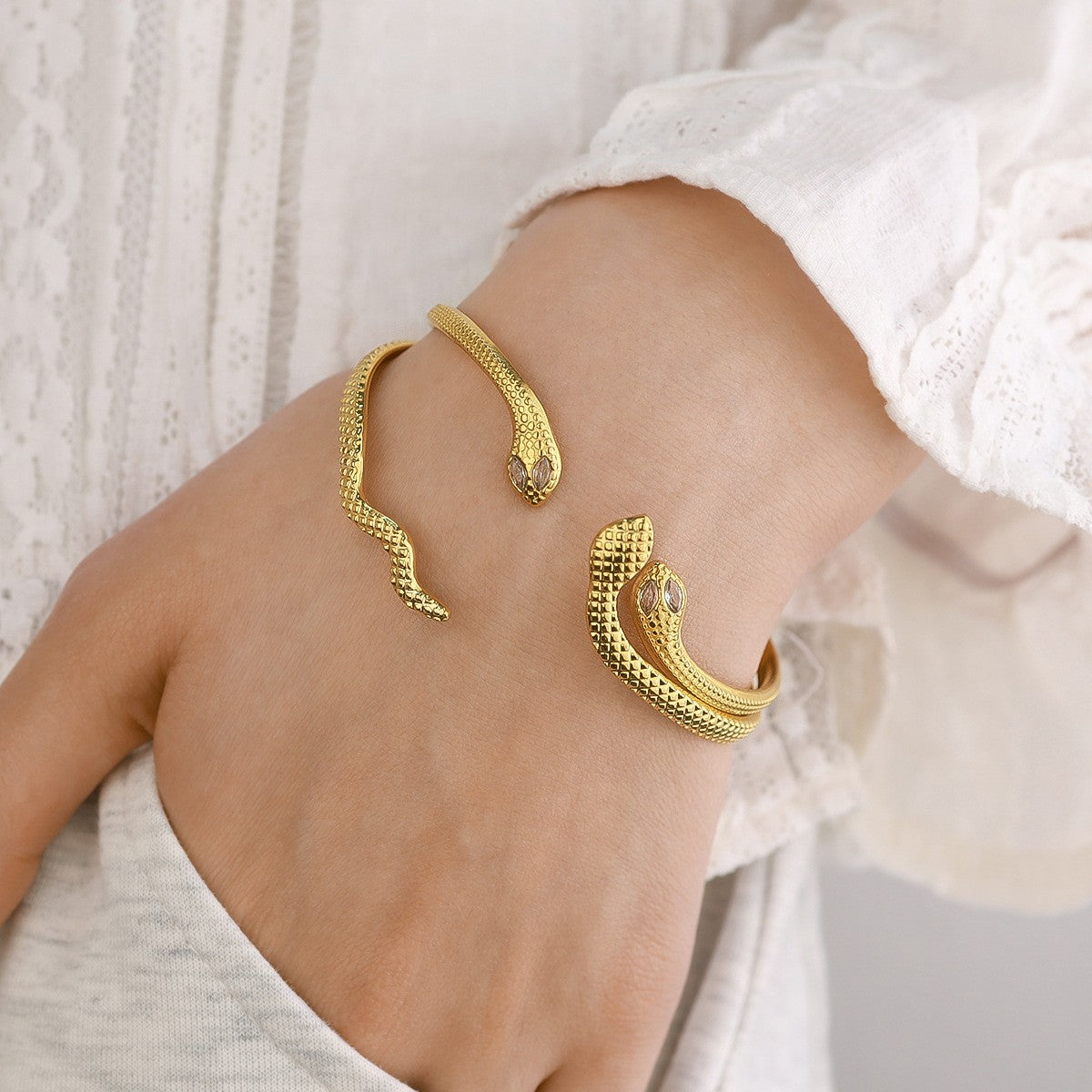 Rétro Micro-Set Zircon Gold Spirit Serpent Bracelet pour femmes