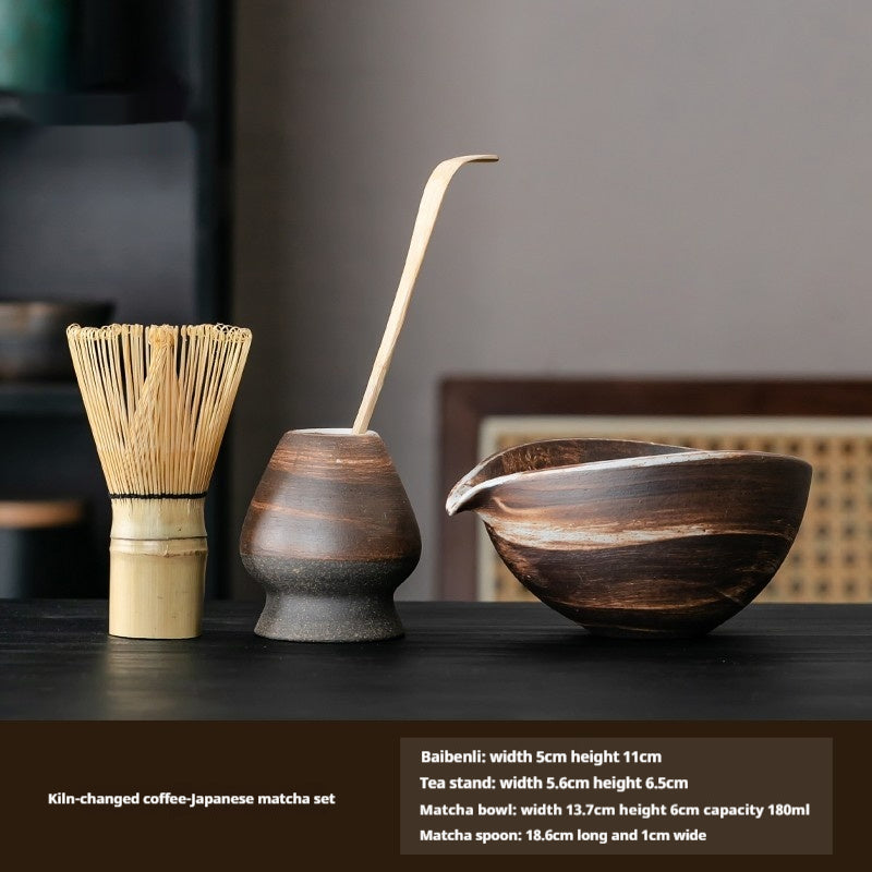 Ensemble de thé pour faire le matcha avec la poterie grossière