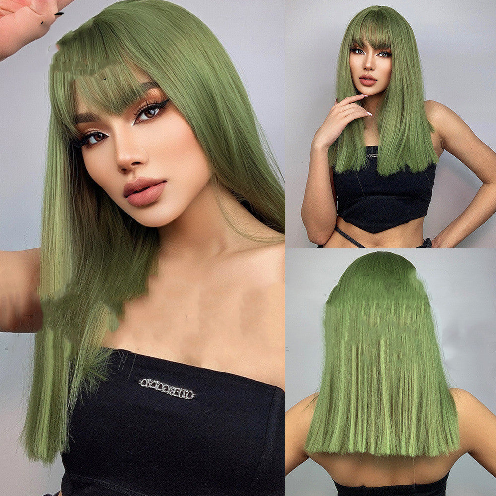 Plant vert cheveux droits avec des bangs