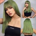 Plant vert cheveux droits avec des bangs