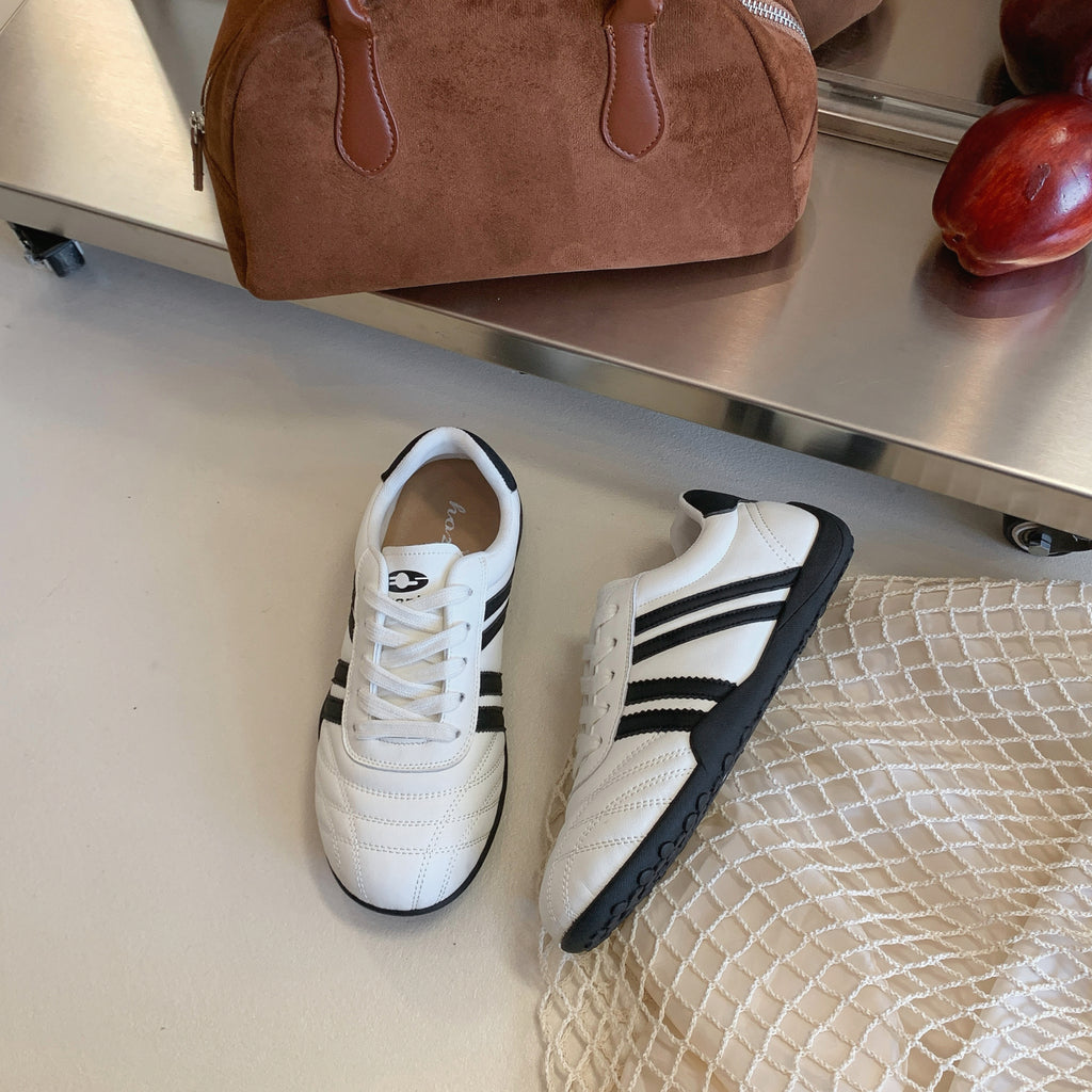 Vente Sneakers d'entraînement allemand Femmes Été Versatile Blanc Chaussures Casual léger Fla