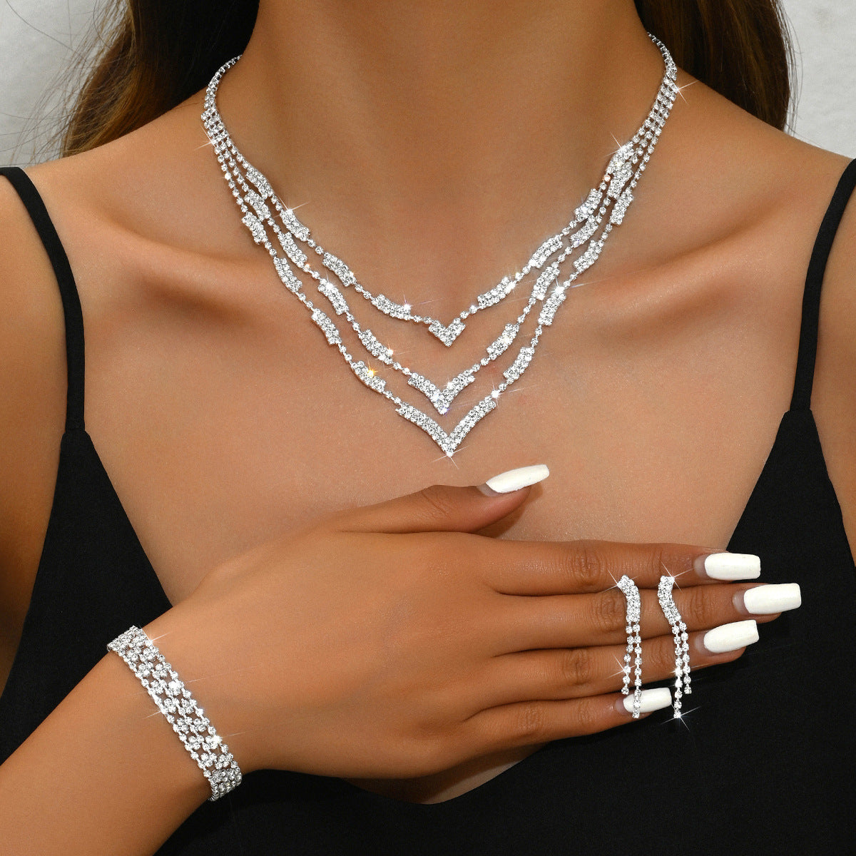 Chaîne de griffes de Strass de style européen et américain à coupe en V multi-layer