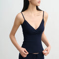 Camisole tricotée et pantalons de flatteur à large jambe