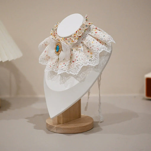 Collaire en dentelle délicate