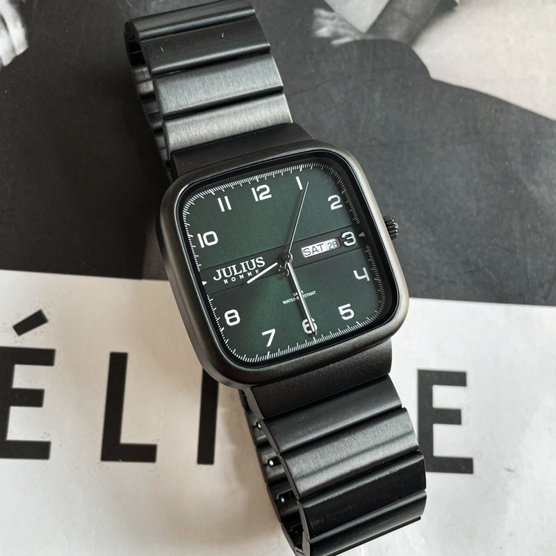 Montre de style mécanique et design adapté aux étudiants Détails du trou conceptuel pour les hommes