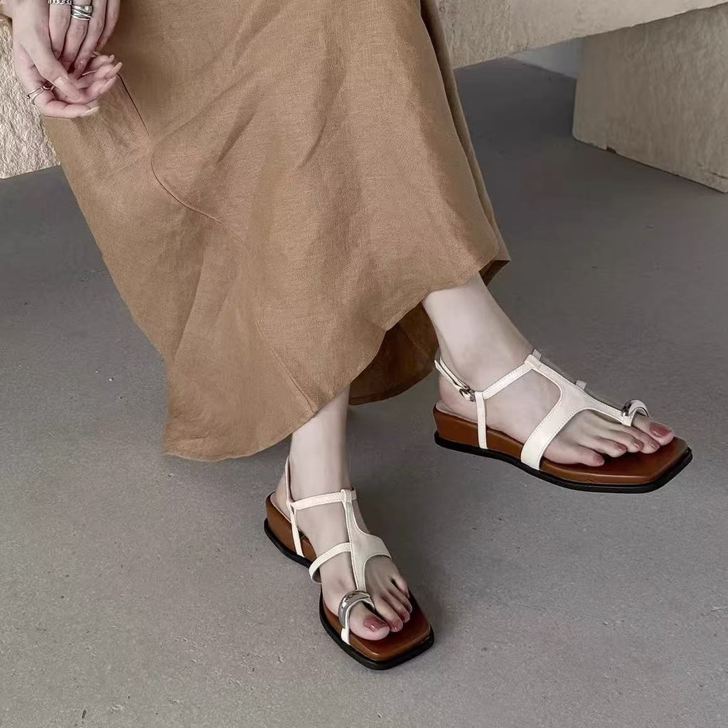 Sandales d'orteils carrés de thong en métal de mode pour femmes