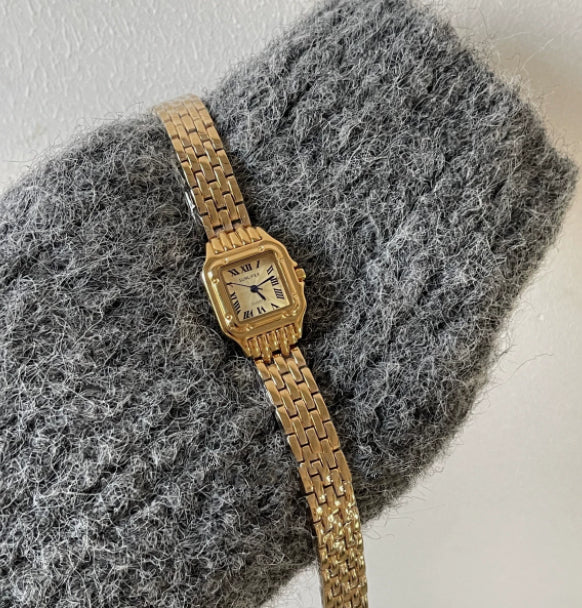 Montre à chaîne élégante de style vintage avec un design mode et Niche