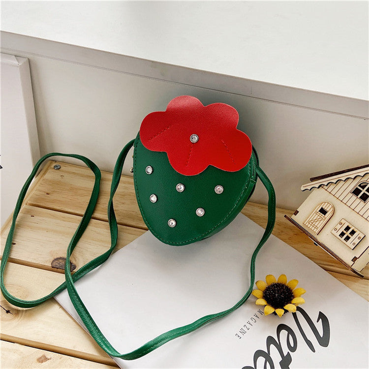 Filles mignon fraise corps croisé hommes et femmes bébé pièce sac de décoration