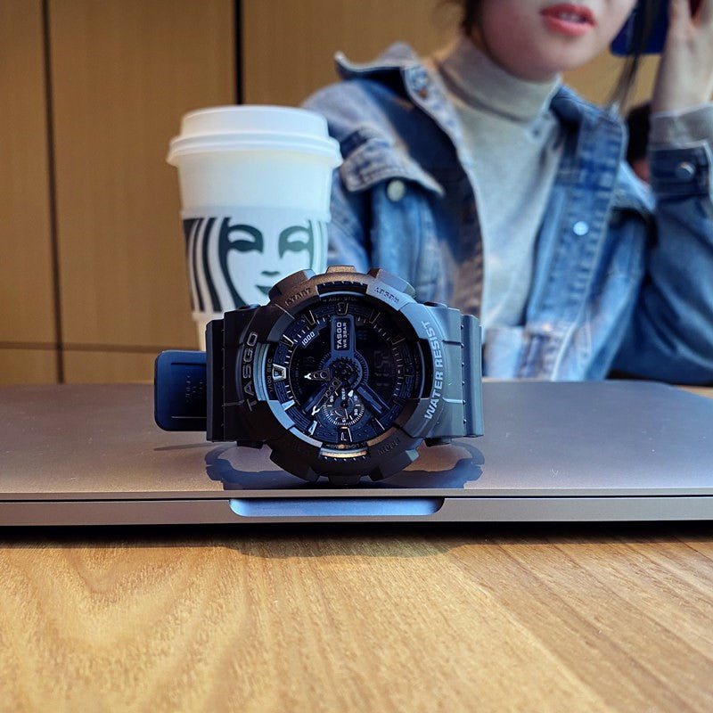 Montre électronique à l'épreuve de l'eau de sport pour enfants tendance