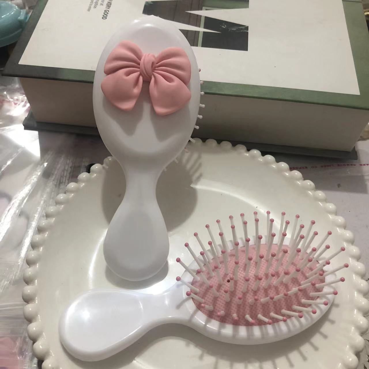 Peigne de cheveux à la main-blanche-ABS-1