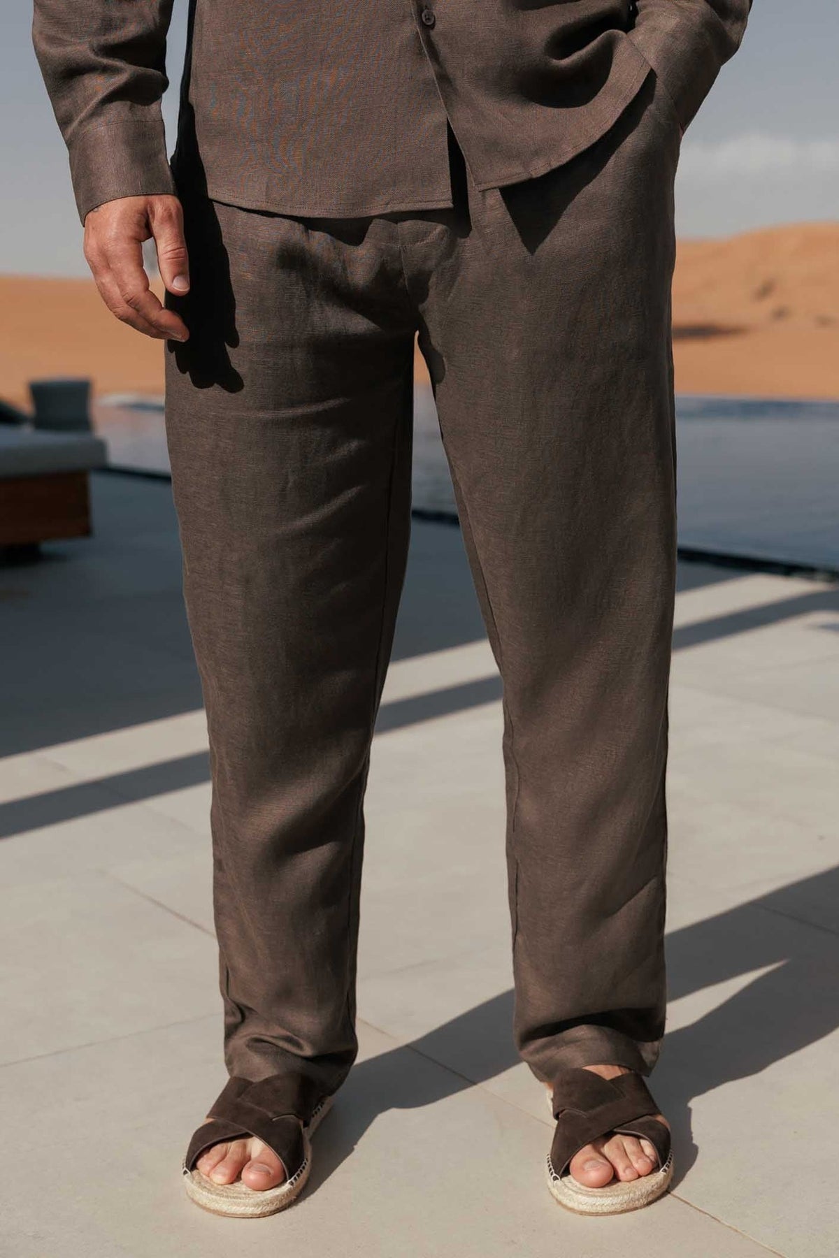 Chemise à manches longues et pantalons droits