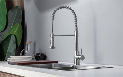 Robinet de cuisine à coupe unique en argent avec tête pulvérisée