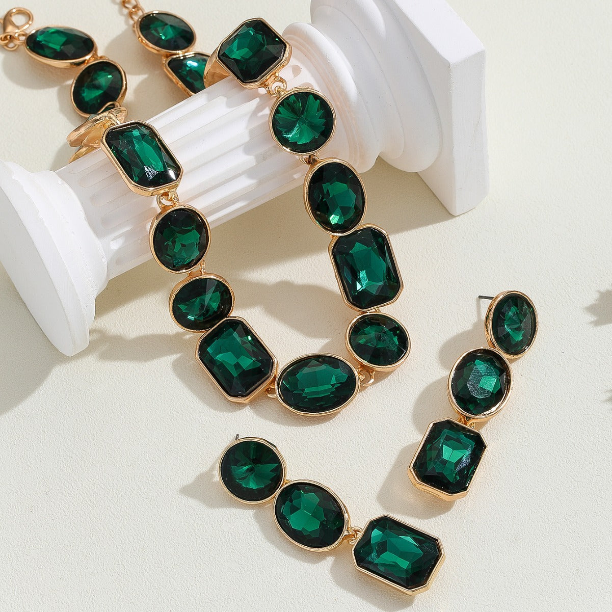Style luxueux Style antique Superbe cristal brillant coloré Gemmes Collier pour les femmes