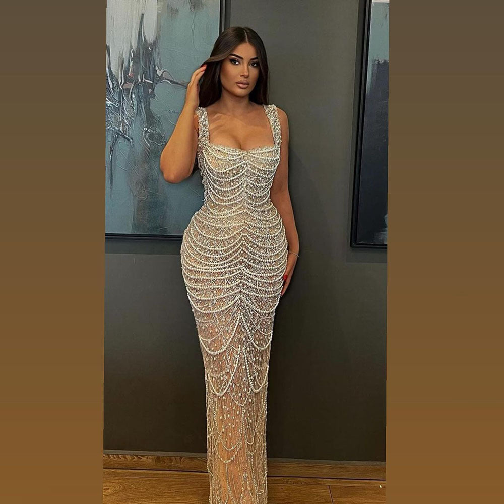 Robe de perles haute de gamme de luxe légère élégamment nu