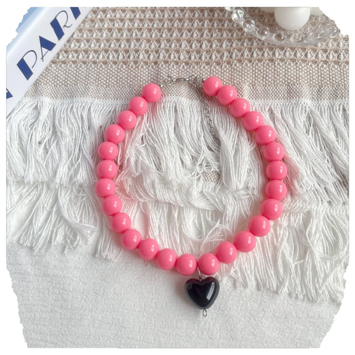 Collier avec un chat