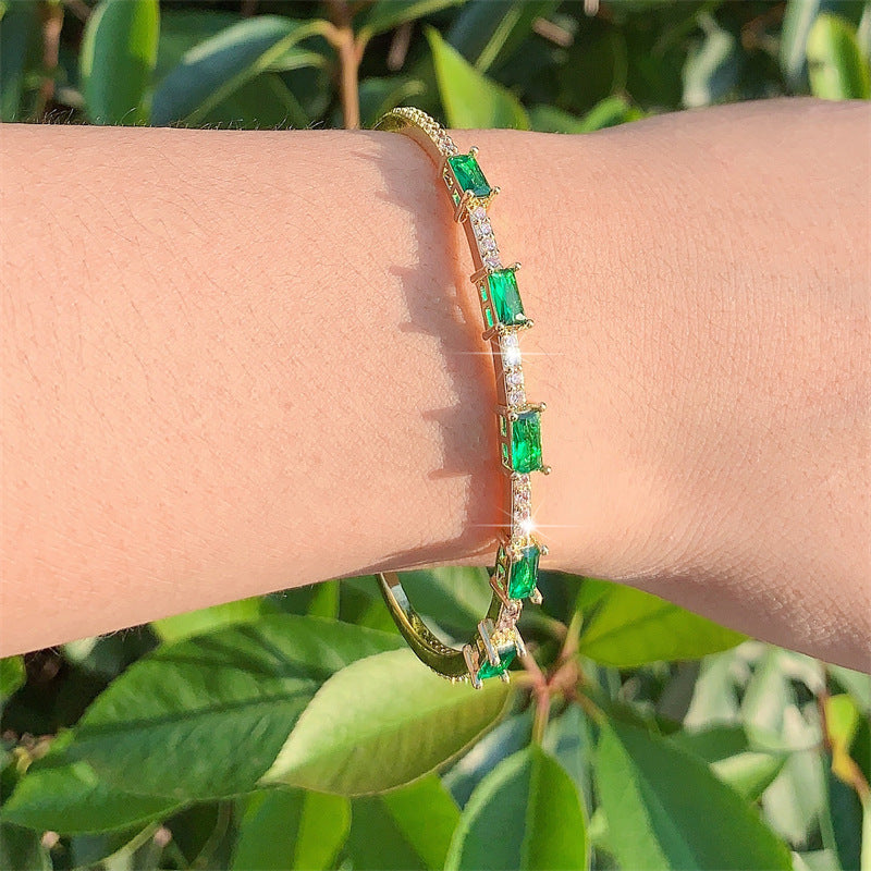 Femmes Emerald-Tone Rectangulaire CZ Open Cuff Bangle
