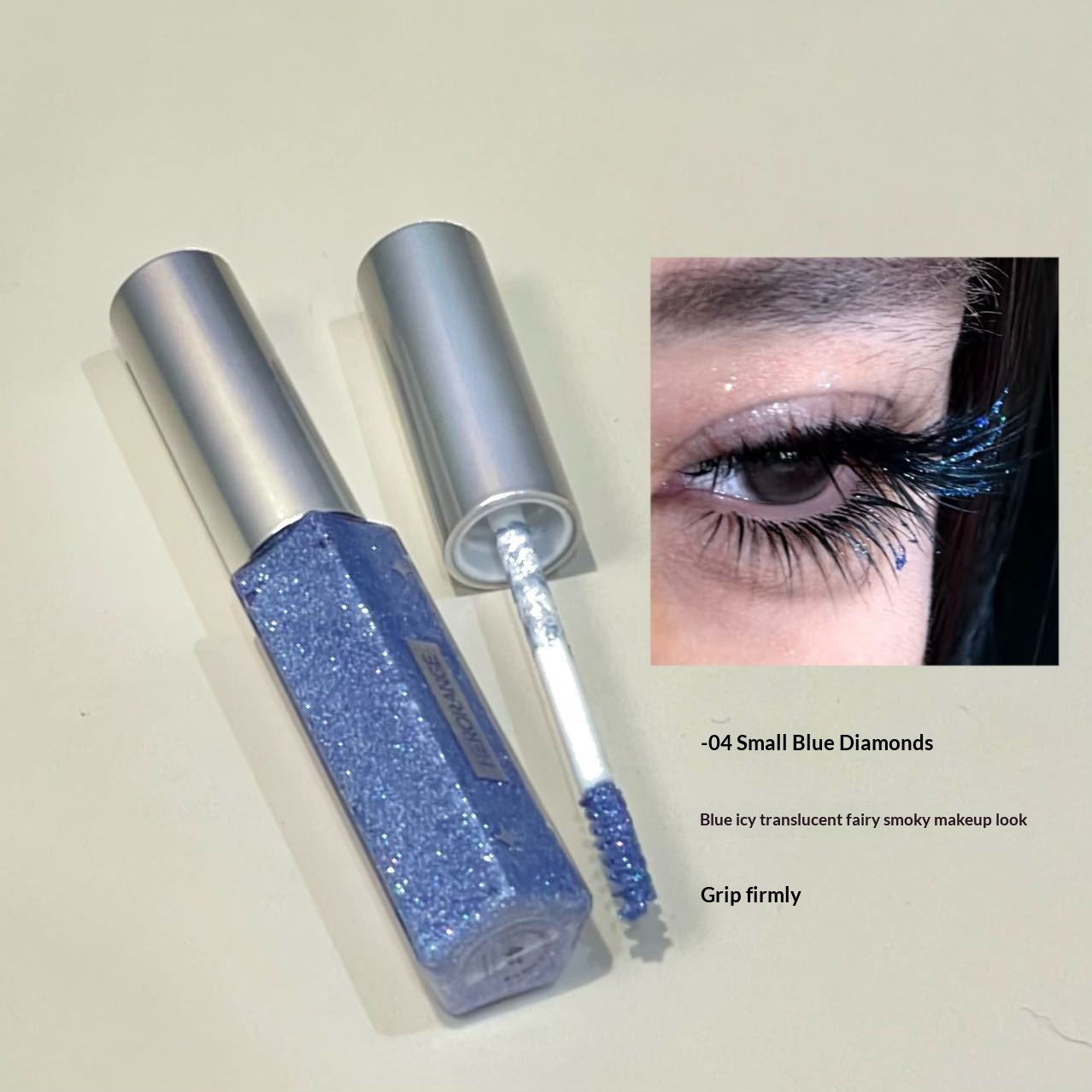Les larmes vers le bas juste une Mascara bleue