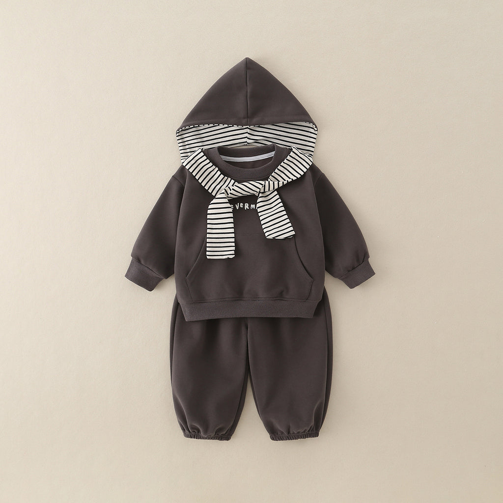 Ensemble d'aménagements élégants de printemps pour enfants