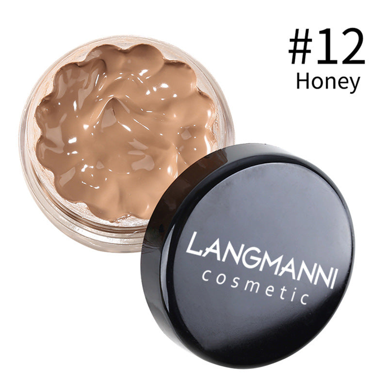 Fondation dans 12 nuances disponibles pour le maquillage