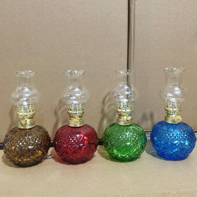 Vieille lampe en kérosène cristal