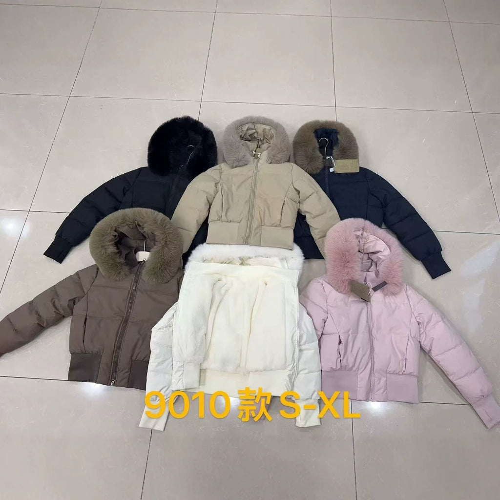 Femmes Stylish Cinching de taille Figure-flatter Cropped Coat avec un grand hood doublé de fourrure