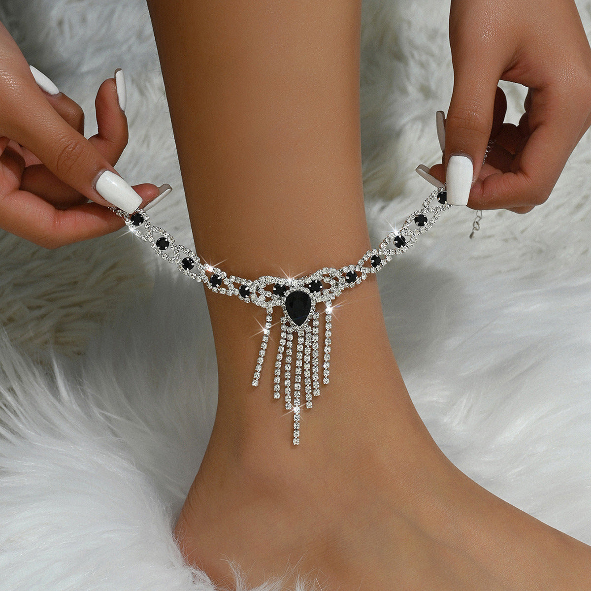 Sexy et fashionable Bow-Knot Water Drop Tassel Anklet pour les femmes Beach Vacation Style Ankl