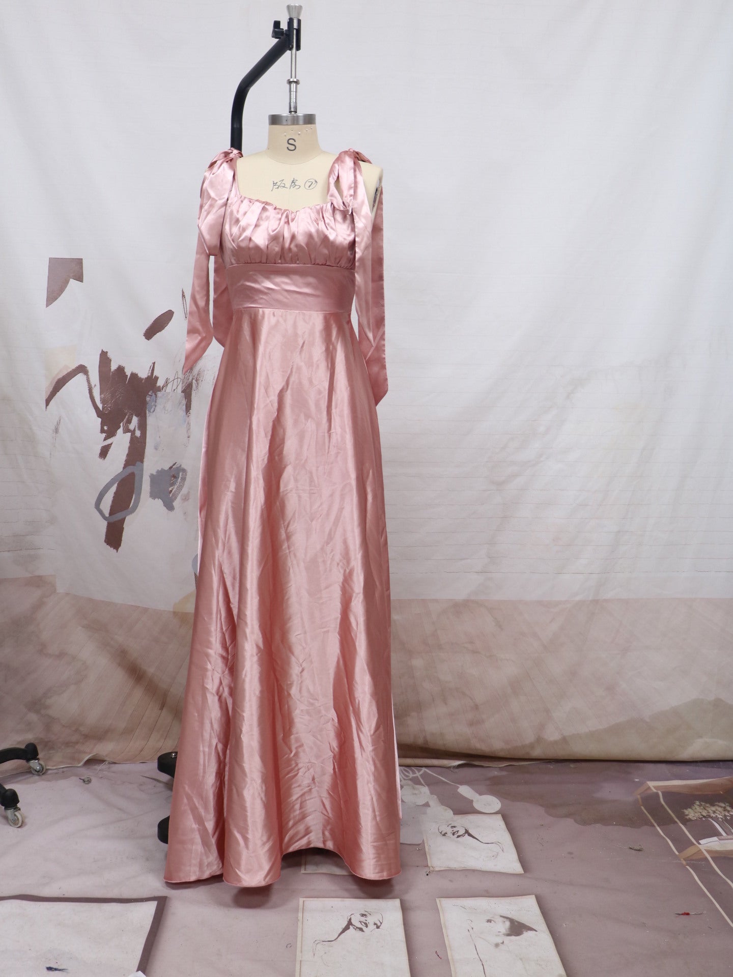 Mode Sans manches Camisole Gown Demoiselle d'honneur Robe de soirée Femmes