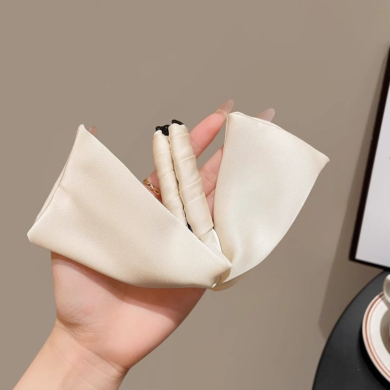 Accessoire pour cheveux en arrière-de-tête