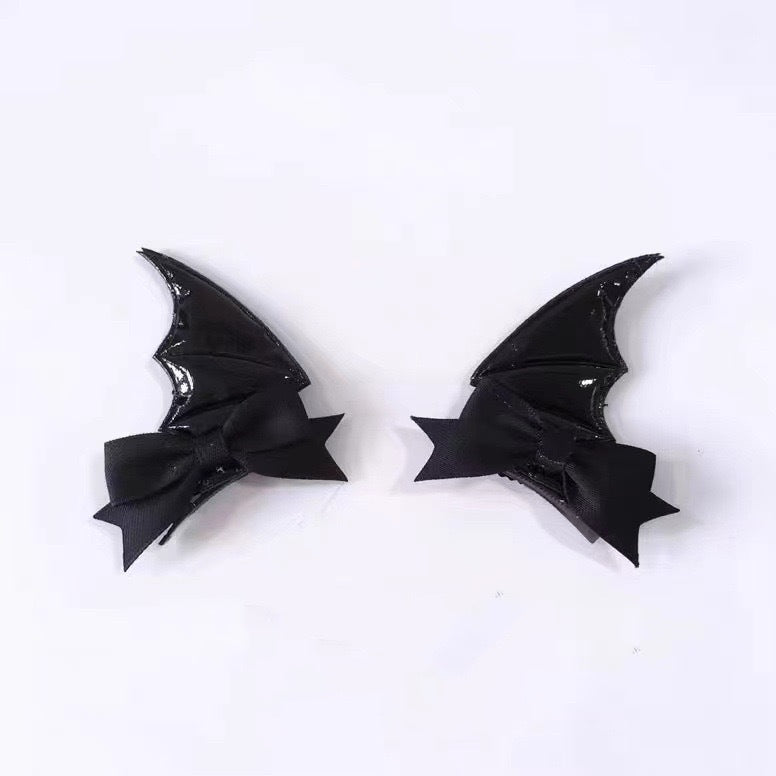 Le diable chauve-souris Bow coiffure de pince