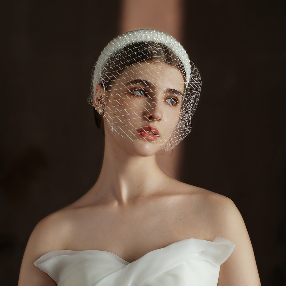 French Hepburn Style Veil de mariée Blanc Vintage Perled Large Meshed Net Mesh Headband