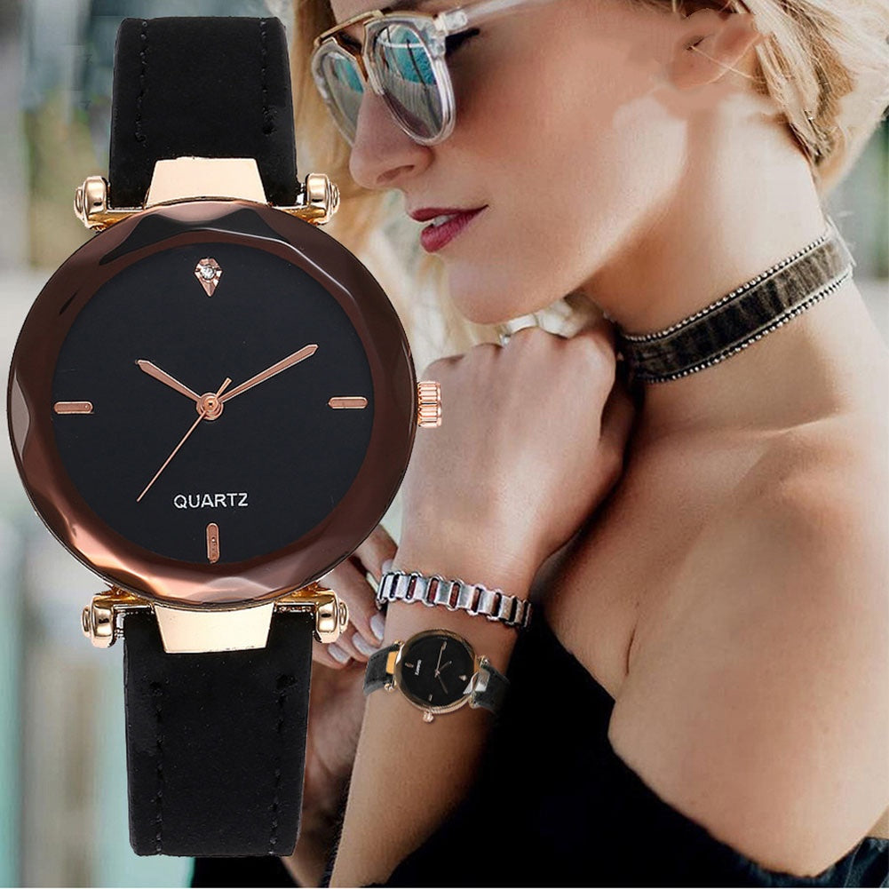 Couples à la mode Waterdrop-Cut Diamond Frosted Bracelet en cuir Quartz Rhombus Montre pour W